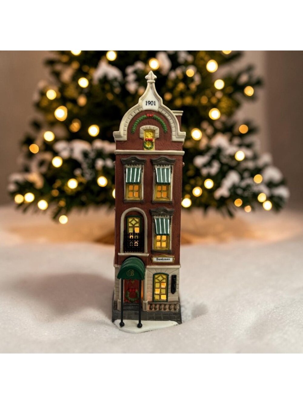 Dept 56 Christmas in the City, Beekman House Lighted Building (No Attachments)